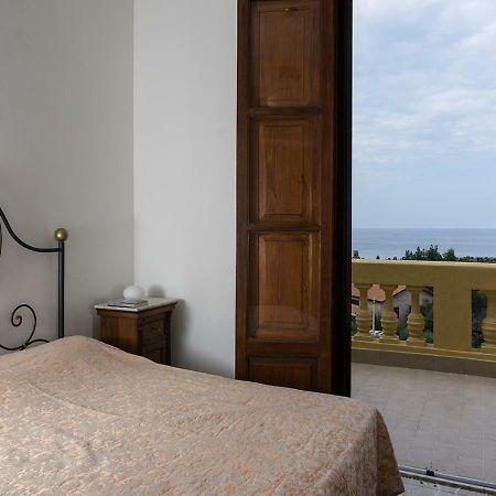 Villa Santa Lucia Чефалу Екстер'єр фото